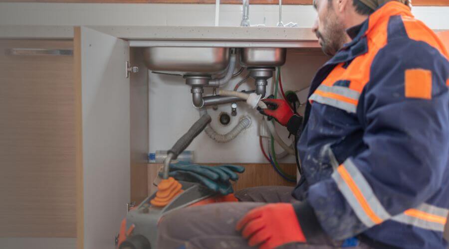 Professional slab leak plumber services in Sabinal, TX